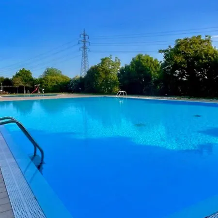 Wendy Apartment- Twobedroom & Pool & Parkprivatefree & Sports Apartment Desenzano del Garda
