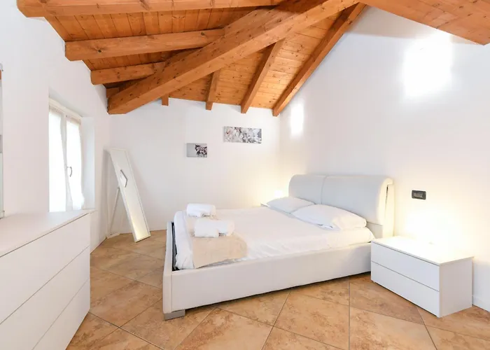 Wendy Apartment- Twobedroom & Pool & Parkprivatefree & Sports Lägenhet Desenzano del Garda