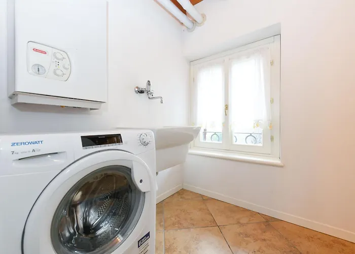 Lägenhet Wendy Apartment- Twobedroom & Pool & Parkprivatefree & Sports Desenzano del Garda